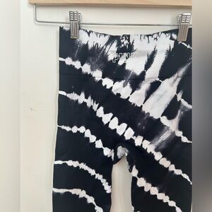 PINK Victoria's Secret Black and White Tie-Dye  Leggings